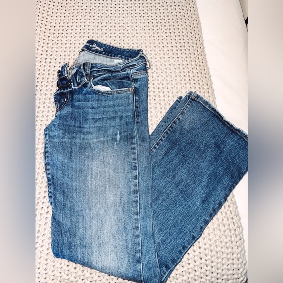 AE Favorite Boyfriend Jeans - Picture 2 of 5